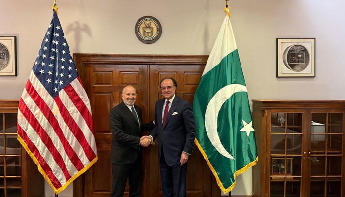Finance Minister Muhammad Aurangzeb is pictured with US Secretary of Commerce Howard Lutnick and on July 18, 2025. — PID